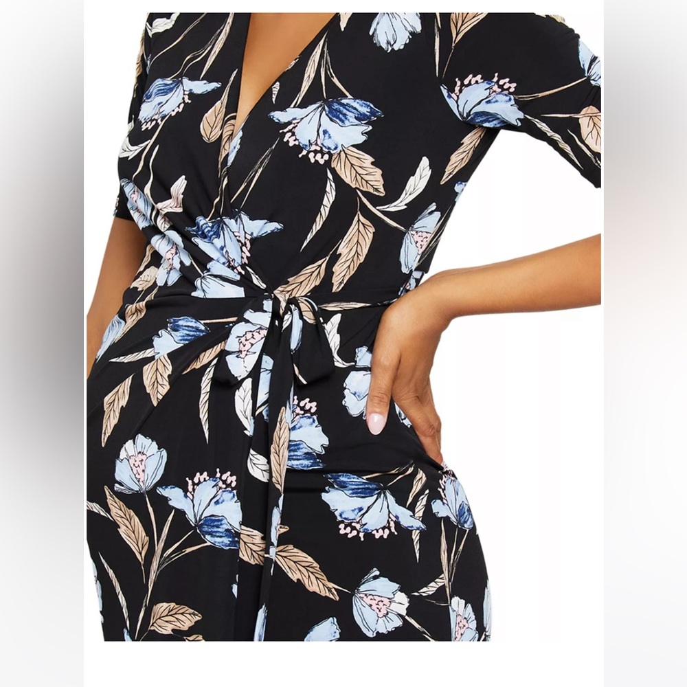 Motherhood Maternity Waist Tie Surplice Wrap dress, medium - Picture 5 of 6